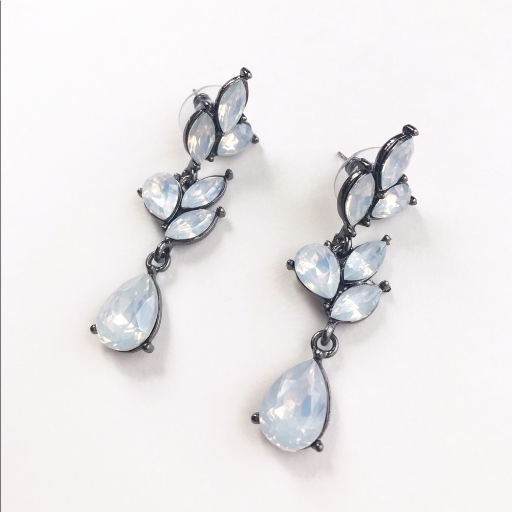 Iridescent silver/blue earrings - Picture 4 of 7